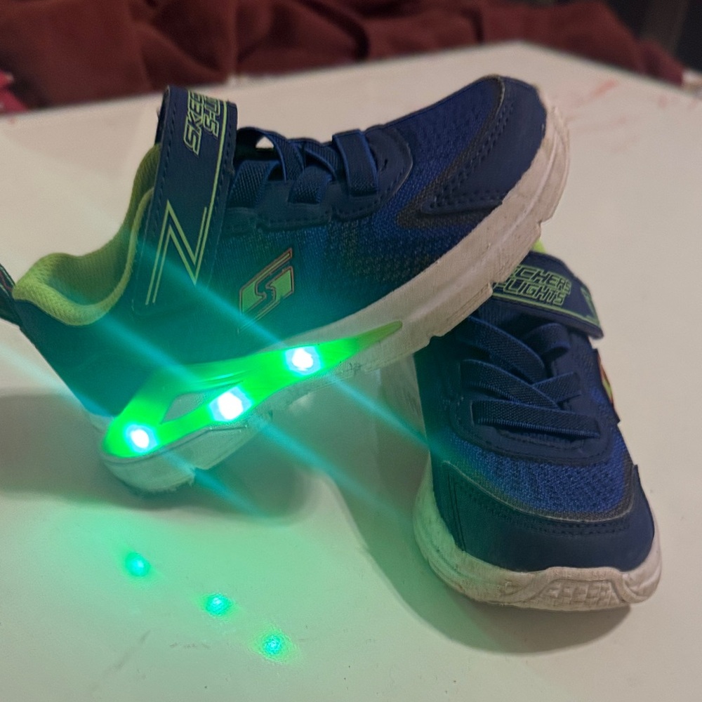 Light Up Skechers Kids Navy & Lime Lightweight Athletic Sneakers